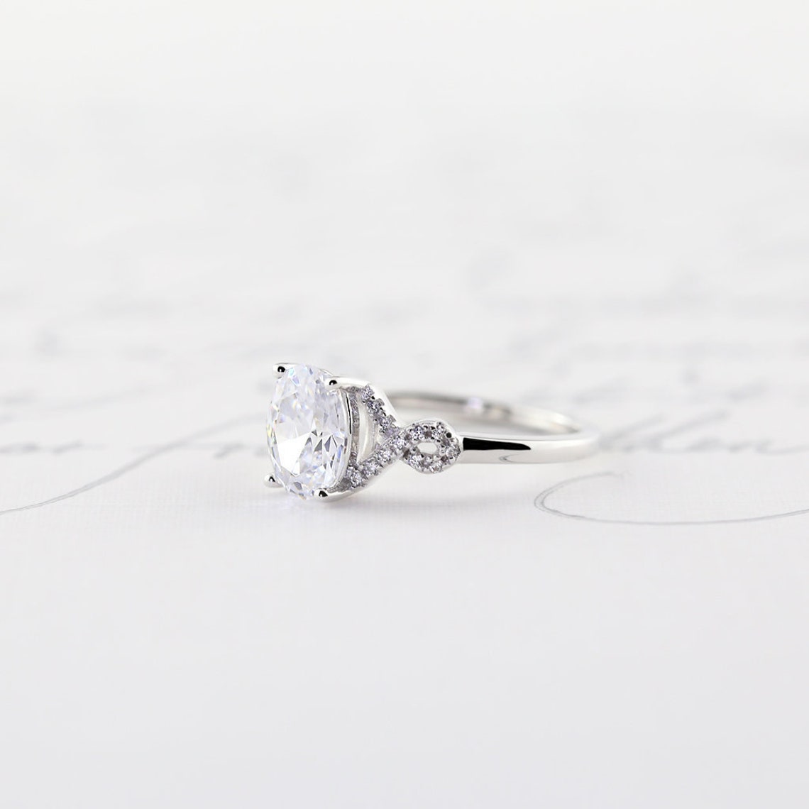 Viv Twisted Ring