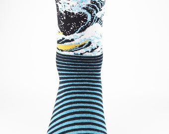 The Great Wave off Kanagawa Hokusai Art Sock | cozy fun socks, cool design, gift idea