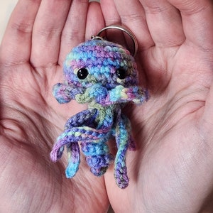 Handmade Crochet Mini Jellyfish Keychain / Crochet Keychain / Jeyllyfish Keychain / Cute / Gift / Crochet Jellyfish / Ocean