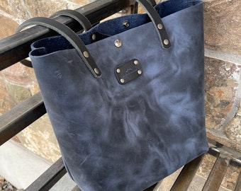 Stephanie Leather Tote in Blue