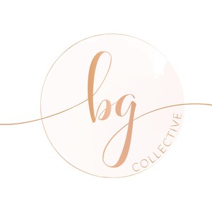 Może przedstawiać: Logo z literami "bg" w ozdobnym, pisanym stylu w k&oacute;łku, wok&oacute;ł kt&oacute;rego napisano "collective".