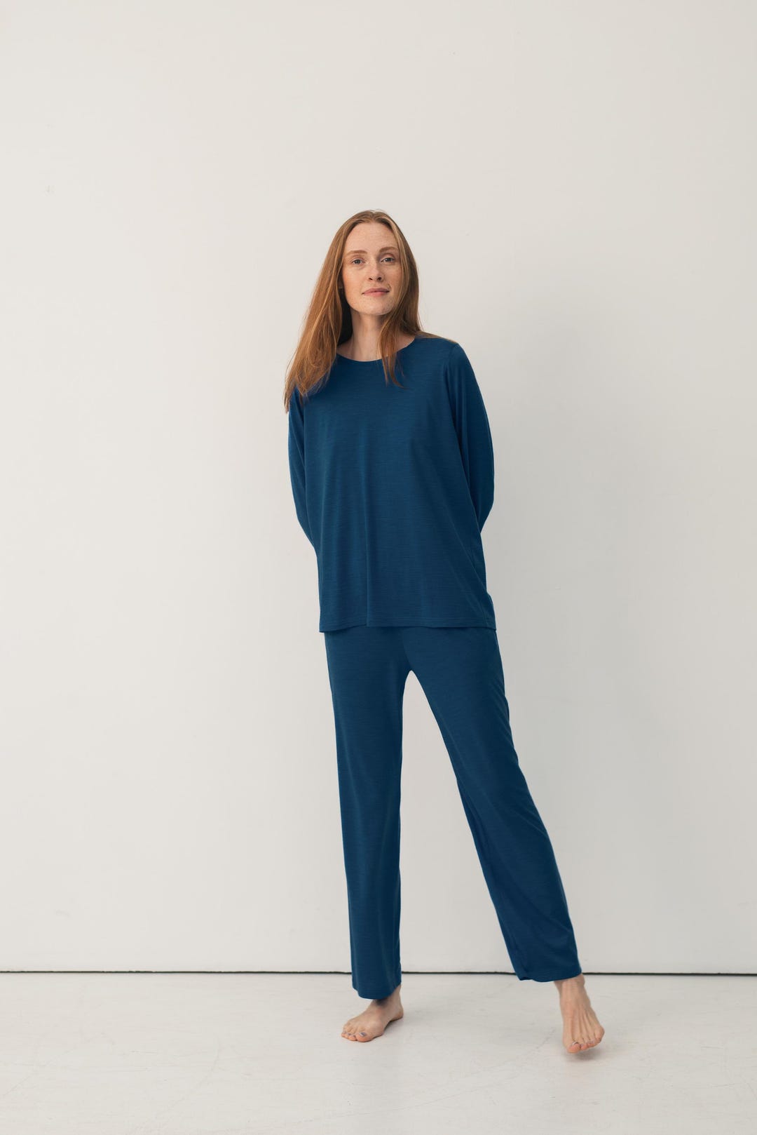 Pigiama da donna in lana merino al 100% - Pigiama termico blu a due pezzi -  Pigiama in lana sostenibile - Top GRETA e pantaloni EVA - Etsy Italia