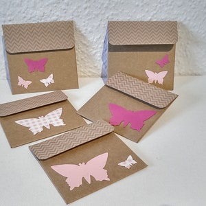 5er Set Umschläge Schmetterlings-Motive rosa weiß, Format je Umschlag 7,5 x 7,5cm