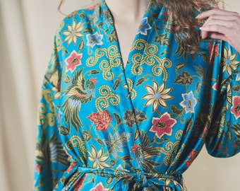 Silk blend kimono robe, Valentines gift, Abstract kimono, Silk sleepwear, Vintage kimono, Bridesmaid robes, Bridal Robe, gifts for her, Maru