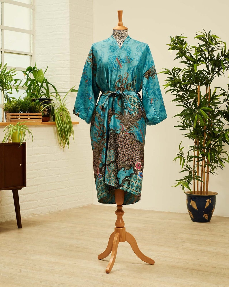 Silk blend kimono robe, Valentines gift, Abstract kimono, Silk sleepwear, Vintage kimono, Bridesmaid robes, Bridal Robe, gifts for her, Maru image 6