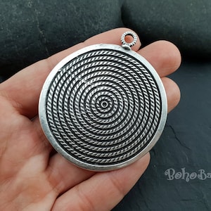 1 pieza, colgante redondo grande, colgante tribal plateado, colgante de disco de plata grande, colgante de escudo grande, joyería étnica, joyería Boho