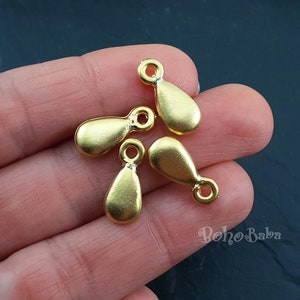 ♢miyumiyuページです♢K18 トロレアイト チャーム Tiny Teardrop Charms, Mini Teardrop Charms, 22K Gold Plated