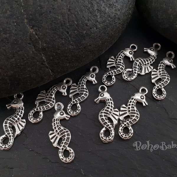 Seahorse Charms, Seahorse Pendants, Silver Seahorse, Jewelry Supplies, Seahorse Necklace, 4 Pc