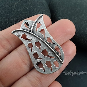 14 Leaf PendantBeads 2 Styles Included