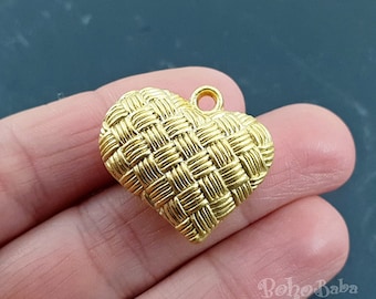 Large Gold Heart Charm, Chunky Heart Charms, Gold Heart Findings, Gold Heart Pendants, Textured Heart Pendant, Gold Heart Charm, 1 Pc