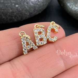 Dijes de iniciales pavé bañados en oro, dijes de letras del alfabeto de circonita cúbica, dijes de iniciales para joyería