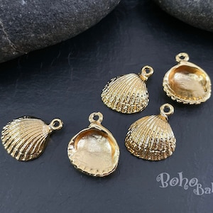 Shiny Gold Plated Seashell Charms, Clam Shell Charms, Scallop Shell Charms, Mermaid Shell Pendants, Mini Shell Charms, 5 Pc