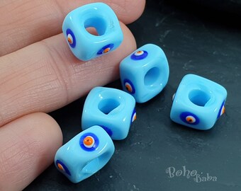 Perles bleu ciel Evil Eye : cube de verre fait main au chalumeau turc (2 pièces)