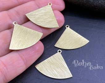 Brass Fan Charms, Textured Brass Triangle Charm, Raw Brass Earring Charms, Stamping Blanks, Triangle Pendant, Brass Earring Findings, 4Pc