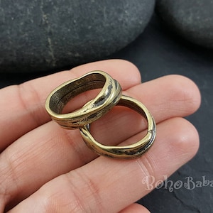 Antique Bronze Plated Organic Twisted Hoop Charms, Circle Connector Pendant, Closed Ring, 2 Pc