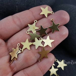 Encantos de estrella de latón crudo, Etiquetas de estrella de latón crudo, Mini encantos de estrella, Hallazgos de latón, Encantos de estrella, Colgantes de estrella, Espacios en blanco de estrella, 50 piezas