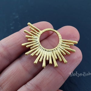 Gold Sun Charm, Sun Ray Charm, Earring Charms, Sunburst Charm, Sun Necklace, Sun Pendant, Sunshine Charm, Earring Blanks, Sun Earrings, 1Pc
