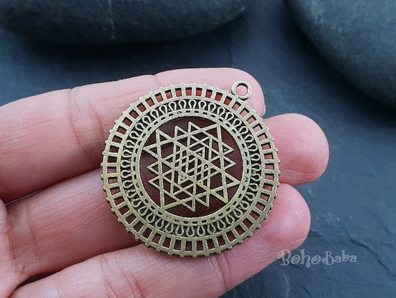 Sri Yantra Charms Meditation Charms Sri Chakra Bronze Disc Pendant Ethnic Jewelry Tribal Jewelry Bronze Findings Bronze Jewelry 1 Pc Etsy Israel