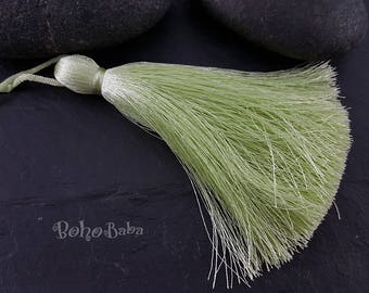 Borla de seda verde lima pálida, borla de seda grande, borla de hilo, accesorios para borlas, collar con borla, suministros para joyería, joyería con borlas, 1 unidad