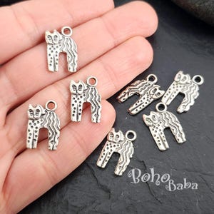 Antique Silver Plated Cat Charms, Tiny Silver Cat Pendant, 5Pc