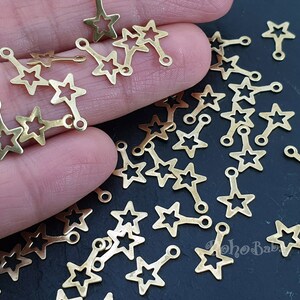 Dijes de estrella de latón crudo, colgantes de estrella de latón crudo, minidijes de estrella, accesorios de latón, dijes de estrella, colgantes de estrella, piezas en blanco de estrella, 50 piezas