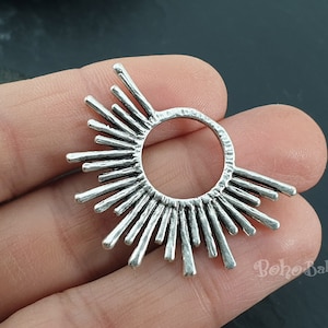 Antique Silver Plated Sun Charm, Sun Ray Charm, Sun Necklace Sunshine Charm, 1Pc