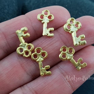 Gold Key Charms, Tiny Key Charms, Mini Gold Charms, Gold Key Jewelry Findings, Delicate Key Charms, Key Pendants, 15 Pc