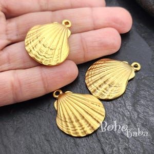 Gold Seashell Charms, Gold Scallop Shell Charm, Clam Shell Charms, Shell Pendant, Mermaid Shell Pendant, Shell Charm, Gold Seashell Findings
