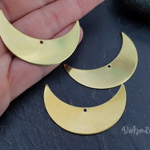 Brass Crescent Charm, Crescent Pendant, Large Moon Charm, Crescent Pendant, Raw Brass Findings, Crescent Moon Charm, Moon Pendant, 4 Pc