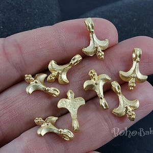 Encantos de flor de lis de oro, mini flor de lis, collar de flor de lis, colgantes de flor de lis, suministros de joyería, joyas de oro, 4 piezas