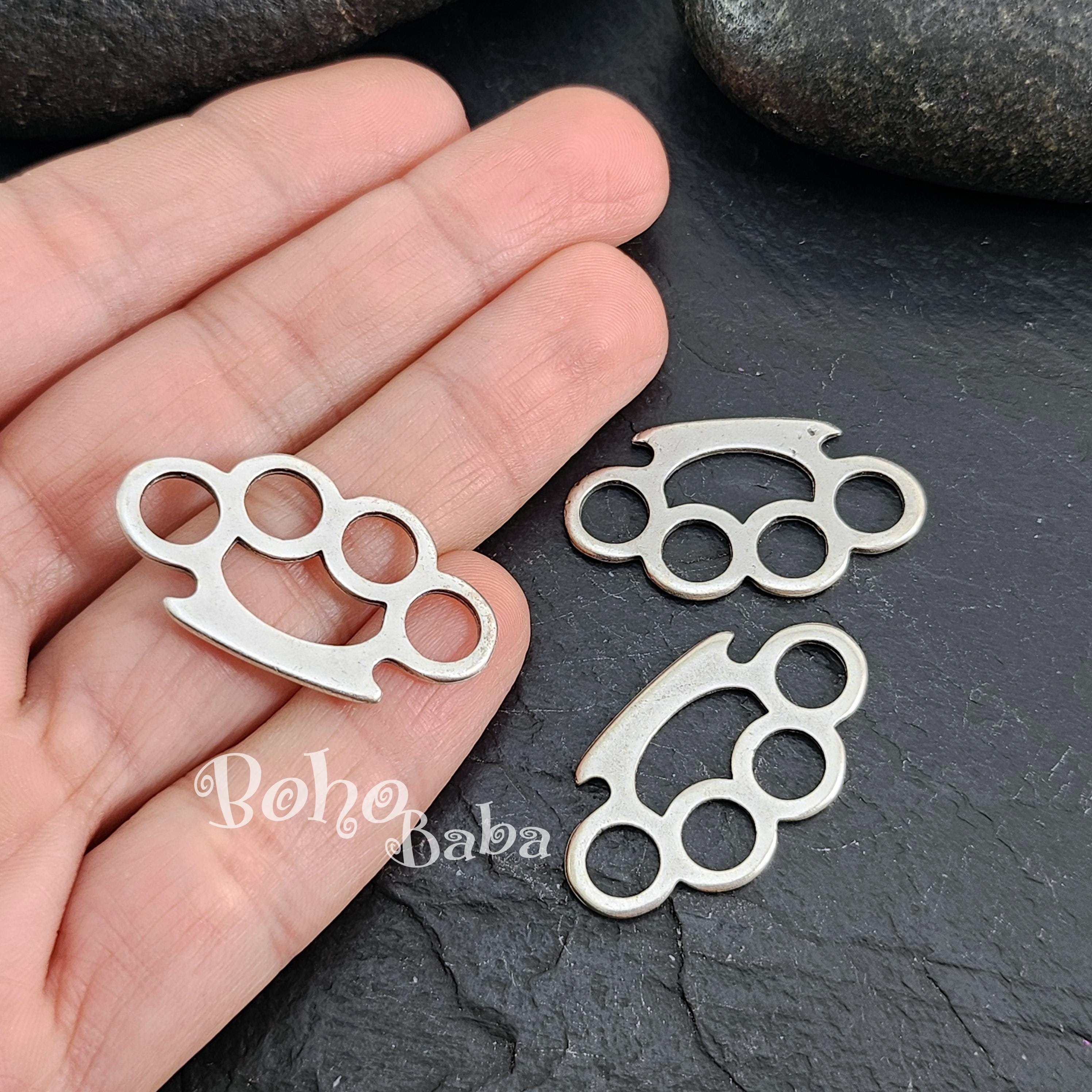 アンティーク シルバー メッキ ナックルダスター チャーム 4 個 - Etsy 