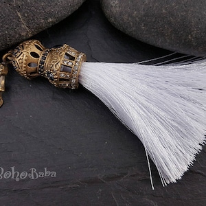 Weißer Seiden Quasten Anhänger mit Antike Bronze Verzierte Quaste Kappe, Quaste Halskette, Handtaschen Zubehör, Boho Schmuck, Türkischer Schmuck