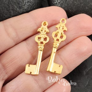 Matte Gold Plated Key Charms, Mini Key Pendants, Gold Jewelry Findings, 2 Pc