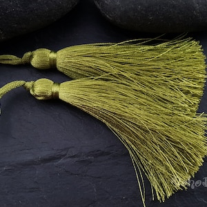 Light Olive Green Tassel, Silk Tassel, Thread Tassel, Tassel Findings, Tassel Necklace, Jewelry Supplies, Tassel Jewelry, 2pc