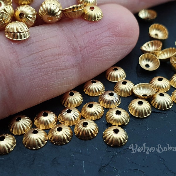 Mini bouchons de perles plaqués or, petits bouchons de perles, embouts de perles, mini bouchons de perles de fleurs, bouchons de perles, bouchons de perles d'or, extrémités de perles d'or, 40 Pc