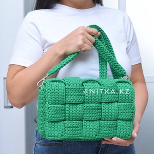 Video tutorial Crocheted Large Tessie bag