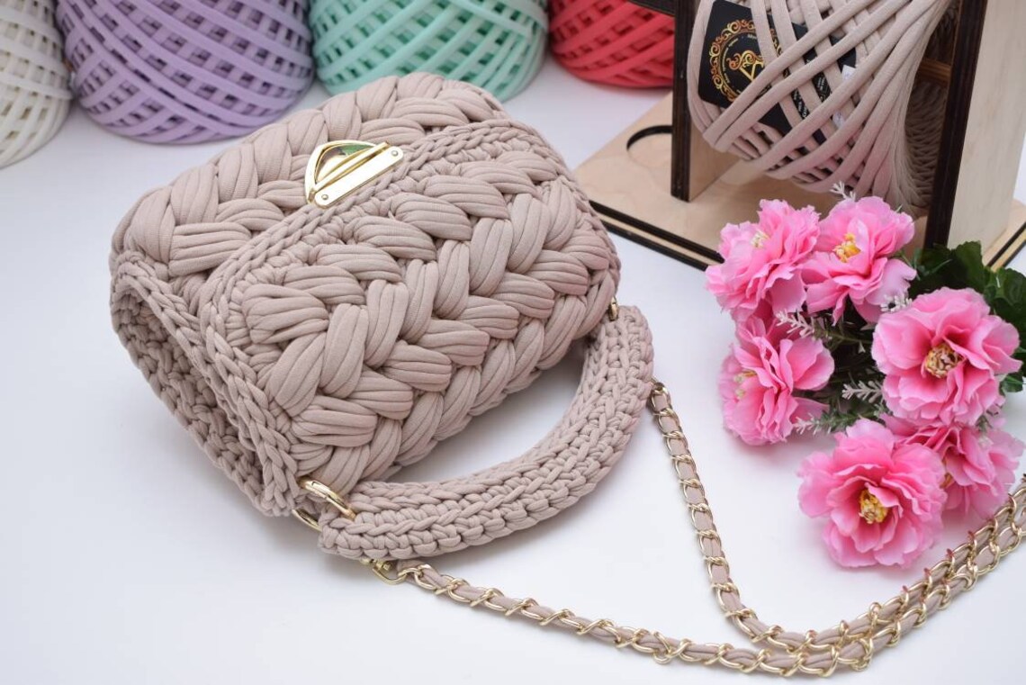 Crochet crossbody bag Marshmallow. Colour dark beige. Free Etsy