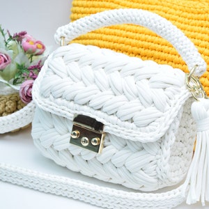 Video tutorial in English Crochet Marshmallow bag image 4