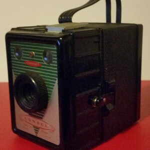 Vintage coronet consul box camera