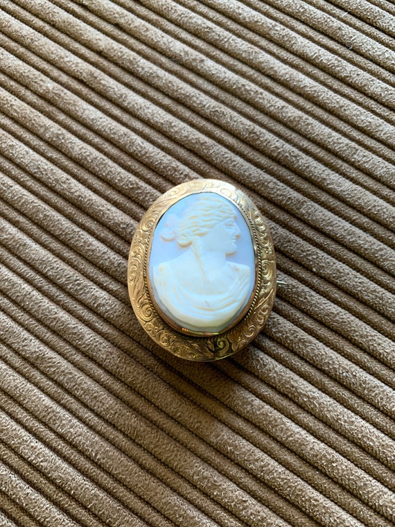 Antique Victorian Engraved Real Cameo Brooch