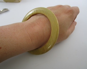 Retro Marbled Bakelite Bangle Bracelet