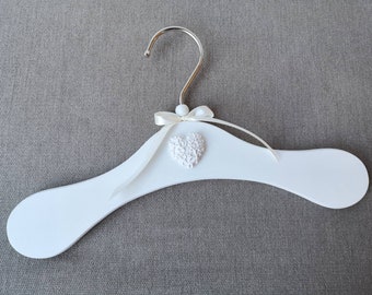 Girls Dress Hanger, Flower Girl Gift, Wooden Hanger, Girl Gift, Hanger With Heart, Off-White Hanger, Sweet Gift