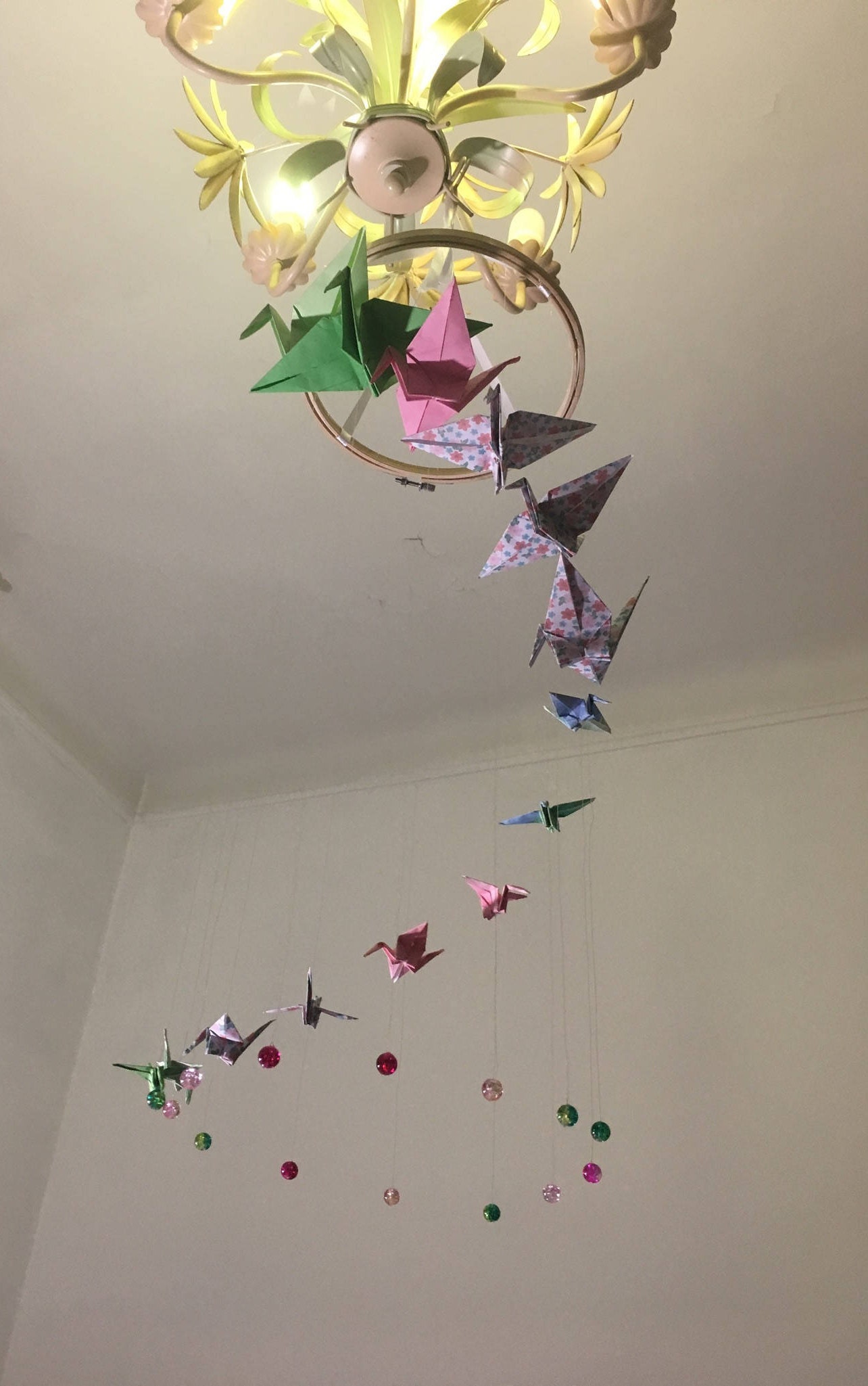 Mobil Bébé Grues Fleuries