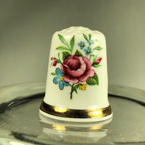 Thimble from the 1960's ROSE Bouquet on 2 sides Made in England by SANDFORD Bild 7