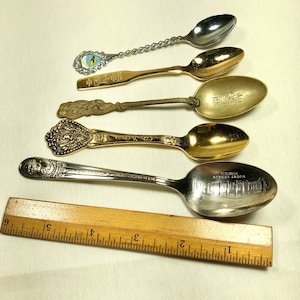 Vintage Lot of 5 Non-Sterling Souvenir SPOONS , Iowa, Liberty Bell, U.S.A. Centennial, Oriental Brass and George Washington - NICE LOT