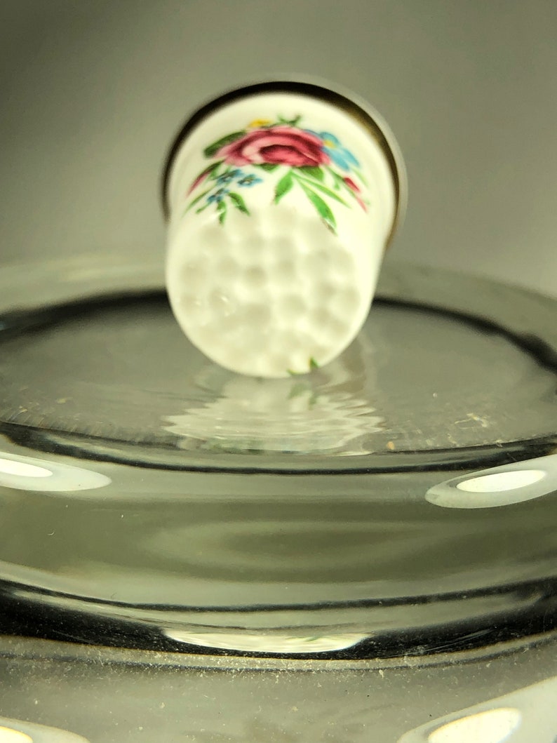Thimble from the 1960's ROSE Bouquet on 2 sides Made in England by SANDFORD Bild 6