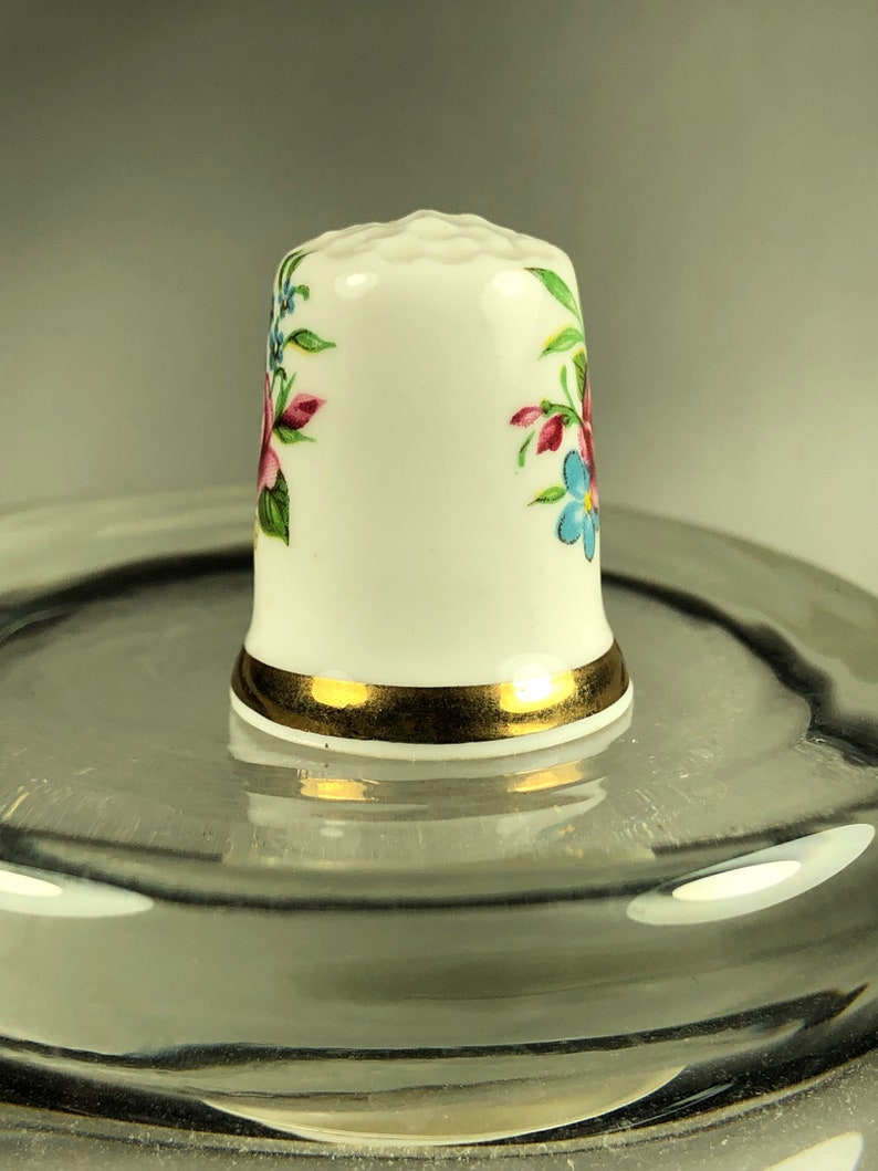 Thimble from the 1960's ROSE Bouquet on 2 sides Made in England by SANDFORD Bild 4