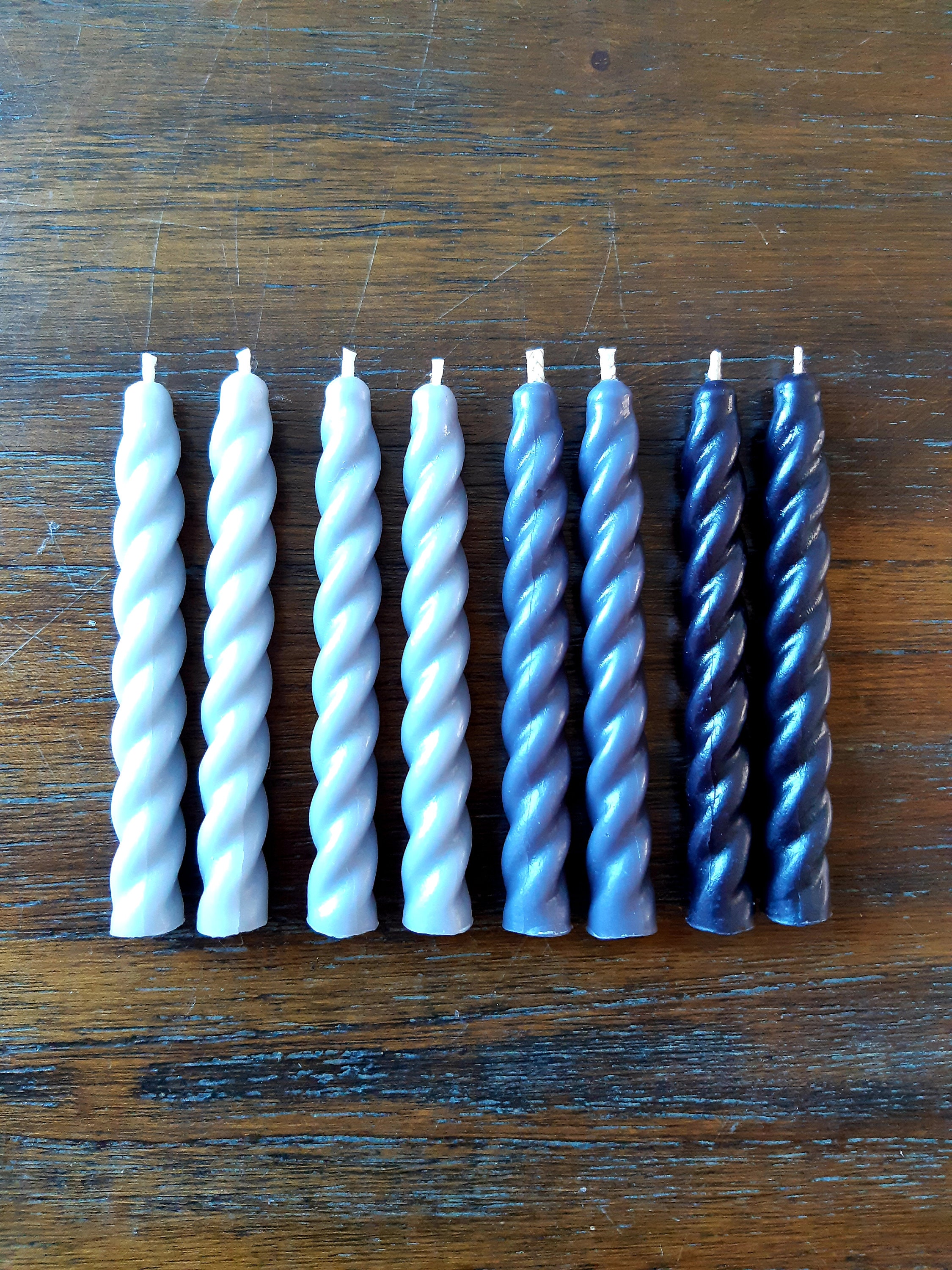 Petites Bougies Gris Anthracite Noir Sans Coulures - Cire d'abeille Naturelle Spirales Par Secretmel