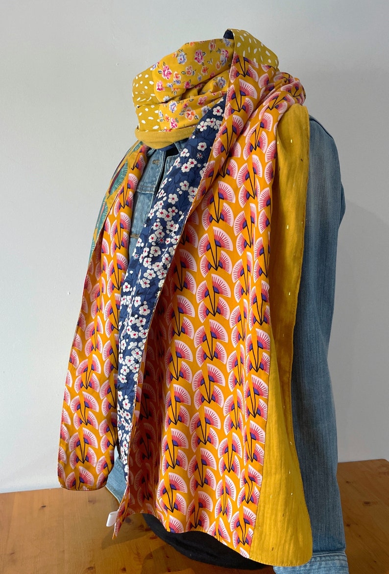 Grand foulard rectangulaire femme jaune, bleu , rose et blanc R26 image 7