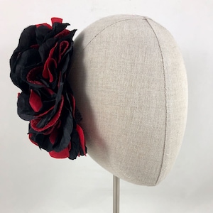Black and red retro rockabilly hair flowers on a comb